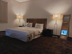 Deluxe Double Room | In-room safe, soundproofing, free WiFi