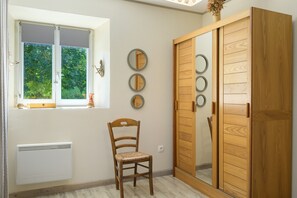 Interior - Gite L'aventura: Privileged Setting with Mountain Views (Régades)