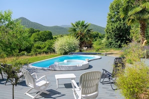 Pool - Gite L'aventura: Privileged Setting with Mountain Views (Régades)