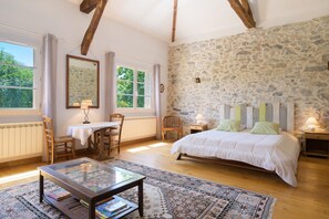 Iron/ironing board, WiFi - Gite L'aventura: Privileged Setting with Mountain Views (Régades)