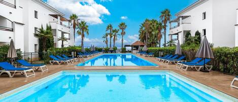 Apartment | Pool | Outdoor pool