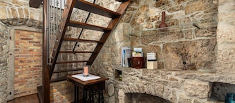 Vacation home Bombić - 4 persons, 2 bedrooms, pool, barbecue