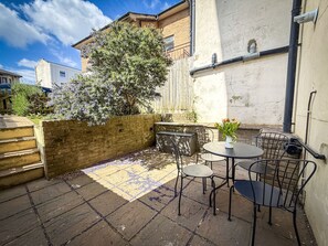 Outdoor dining - Sandlands - Perfect central location (Ryde)
