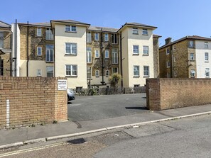 Exterior - Sandlands - Perfect central location (Ryde)
