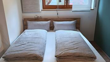 WiFi, bed sheets