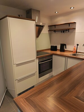 Fridge, oven, stovetop, coffee/tea maker - Holiday Apartment by the Village Stream (Zell am Harmersbach)