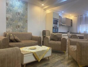 Living area - Bel Appartement F4 Alger - Family comfort and peaceful living (El Biar)