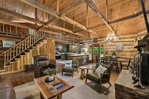 Interior - Whispering Oaks Lake Cabin-90 Acre Private Retreat w Lake Access (Lynchburg)