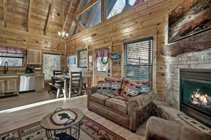 House - Mtn View Cabin w Hot Tub-game Room Pet Friendly (Sevierville)