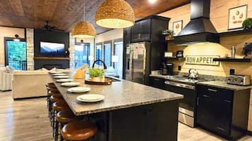 House | 6 bedrooms, Internet