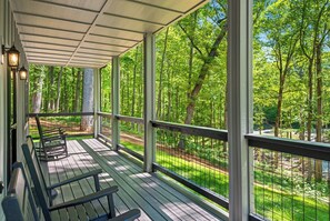 Terrace/patio - Harmony Ridge | Fire Pit • Grill • Walking Trails! (Sevierville)