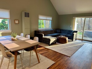 Dining - Rare 3-bedroom 2.5 bath in Ocean Edge - close to rail trail (Brewster)