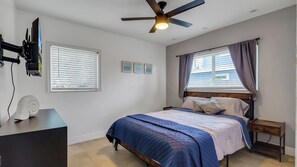 Room - Stay Salty & Social- 10 minutes to Downtown Las Olas and Fort Lauderdale Beach.. (Fort Lauderdale)