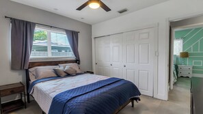 3 bedrooms, WiFi, bed sheets - Stay Salty & Social- 10 minutes to Downtown Las Olas and Fort Lauderdale Beach.. (Fort Lauderdale)