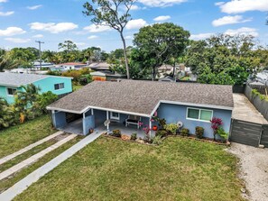 Exterior - Stay Salty & Social- 10 minutes to Downtown Las Olas and Fort Lauderdale Beach.. (Fort Lauderdale)