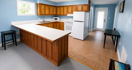 Cozy 2-bedroom apartment in charming Fort White with AC