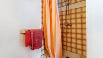 Shower, towels