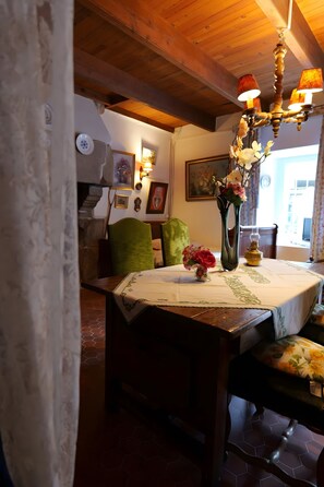 Dining - Bed and Breakfast 'Chambre Bretagne' with Shared Terrace, Shared Garden and Wi-Fi (Lanloup)