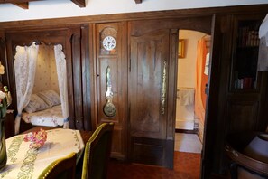 Room - Bed and Breakfast 'Chambre Bretagne' with Shared Terrace, Shared Garden and Wi-Fi (Lanloup)