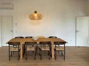 Dining - Modern family home near Marielyst beach (Væggerløse)