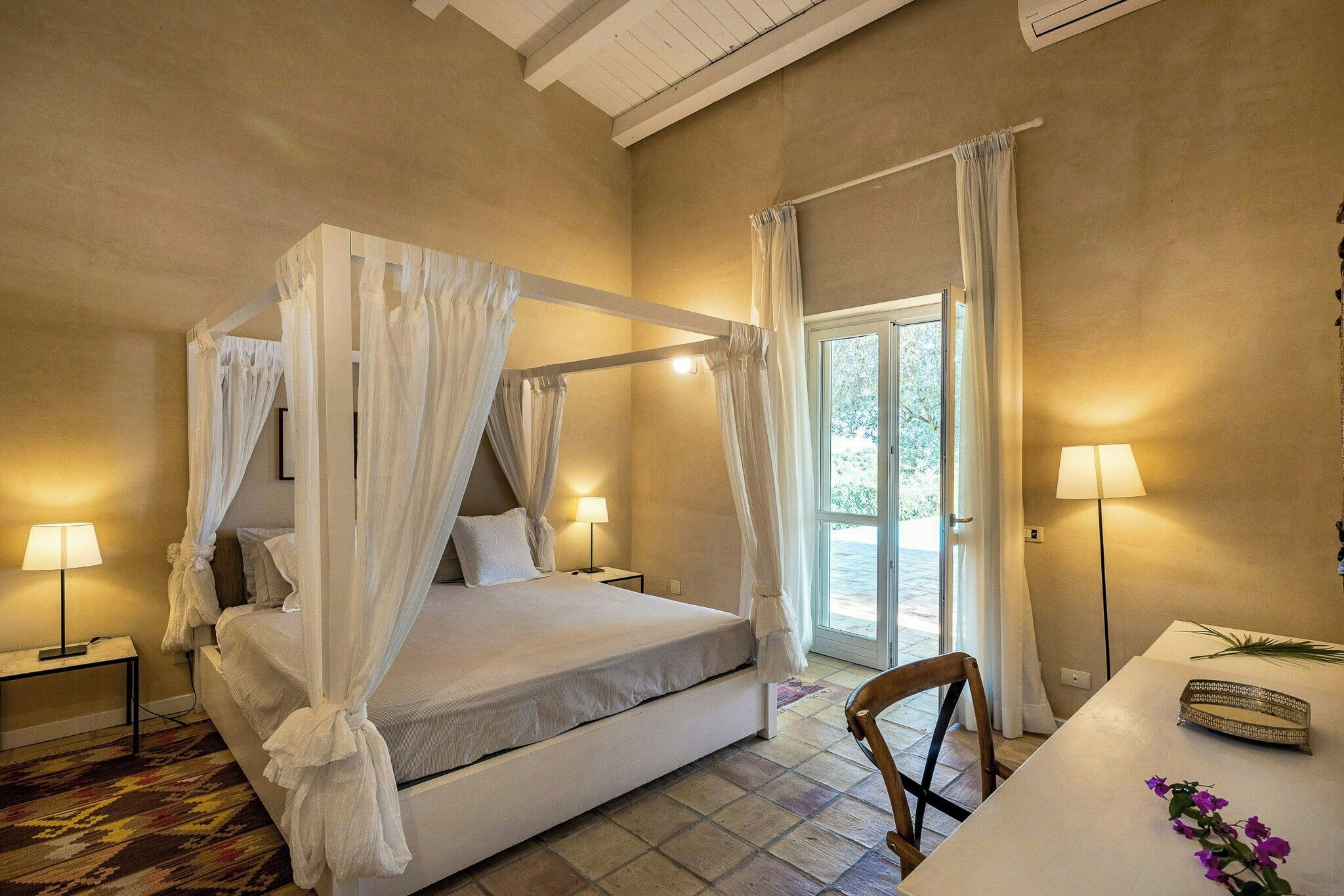 5 bedrooms, WiFi (free)