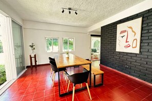 Dining - Spacious Beautiful 5-BR House in San Benito - up to 20 people! Big Garden! (San Salvador)