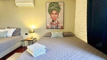 Iron/ironing board, WiFi, bed sheets