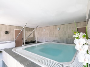Apartment | Pool | Outdoor pool, a heated pool - Cozy Normandy Couples Retreat (Parentis-en-Born)