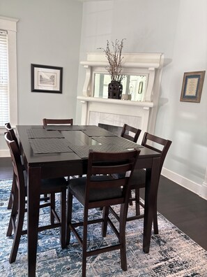 Dining - Midtown Gem Steps to Piedmont Park / Stylish 1BR (Atlanta)