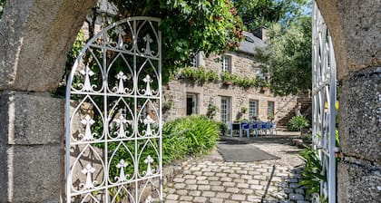 Bed and Breakfast 'Chambre Rêve Bleu' with Shared Terrace, Shared Garden and Wi-Fi