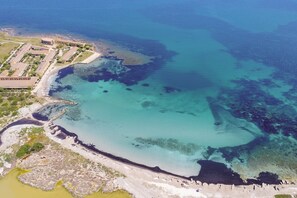 Beach nearby, sun-loungers - Relax Oasis at Le Tonnare – Between Sea & Nature (Stintino)