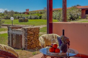 Outdoor dining - Relax Oasis at Le Tonnare – Between Sea & Nature (Stintino)