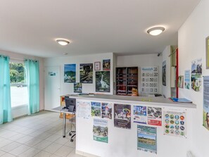 Casa | Reception