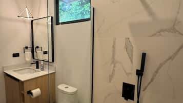 House, 1 Bedroom, Private Pool, Garden View | Bathroom
