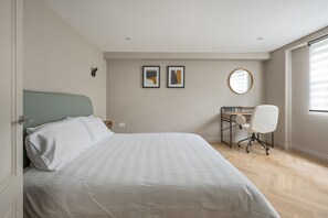 Iron/ironing board, WiFi, bed sheets - Modern flat in the heart of Hackney (London)