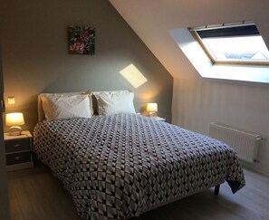 3 bedrooms, iron/ironing board, WiFi - LARGE HOUSE 4 bedrooms. 125 m2 .2 closed garages (Ploeren)