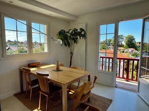 Dining - Maison Basque contemporaine, ville et océan à vélo (Anglet)