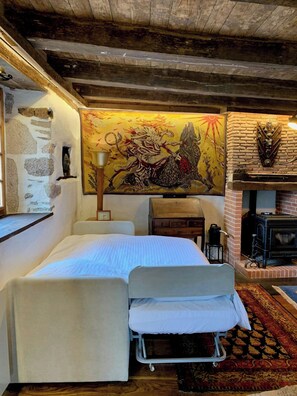 Desk, free WiFi - Twin houses on the Plateau de Millevaches (Croze)
