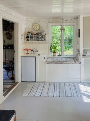 Interior - Charming 1900s Cottage in Billinge Village (Norrtälje)