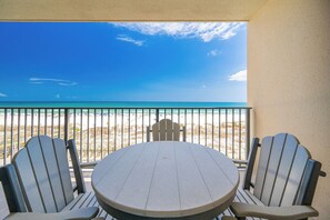 Outdoor dining - Phoenix X 407 | Gulf-Front Orange Beach Condo (Orange Beach)