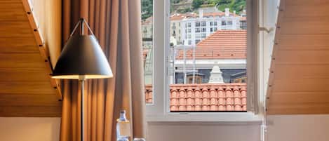 Double or Twin Room (Mansard) | In-room safe, desk, soundproofing, WiFi (free)