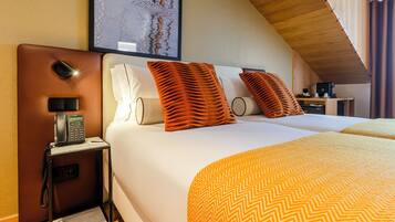 Double or Twin Room (Mansard) | In-room safe, desk, soundproofing, WiFi (free)