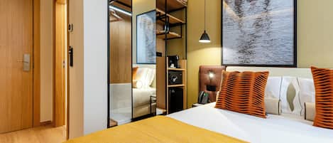 Habitación estándar con 1 cama doble o 2 individuales | Caja fuerte, escritorio, sistema de insonorización y wifi gratis