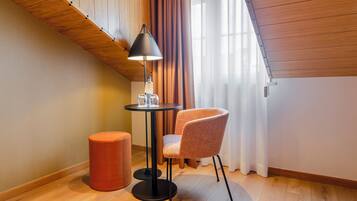 Double or Twin Room (Mansard) | In-room safe, desk, soundproofing, WiFi (free)