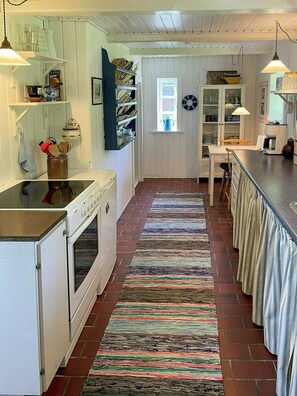 Oven, dishwasher, coffee/tea maker - Historic house from 1887 near Nationalpark Thy (Bedsted)