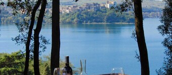 Lake Bracciano villa with private beach