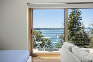 Desk, free WiFi - Lake Bracciano villa with private beach (Anguillara Sabazia)