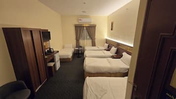 Kamar Quadruple Keluarga | Meja kerja dan Wi-Fi gratis