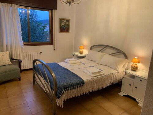 Group-Ready Villa | Beachfront Location | Panxón, Galicia