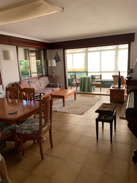 Group-ready Villa | Beachfront Location | Patos, Galicia - Galicia